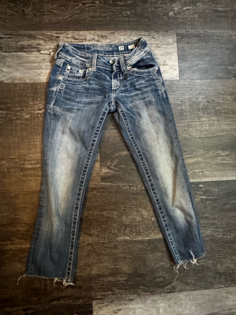 Sz 24 Cropped Miss Me Jeans